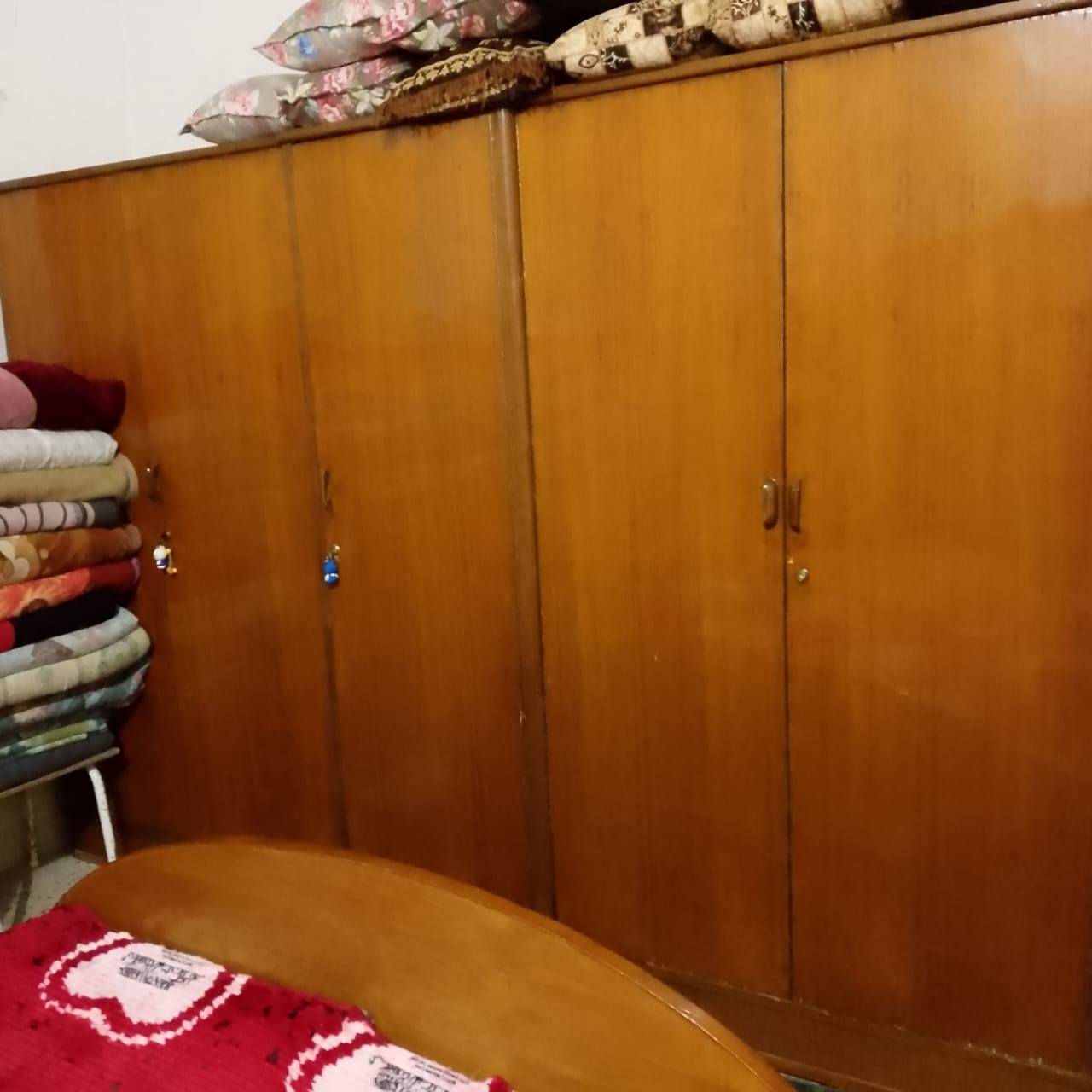 ميز طعام +غرفه صاج 4قطع
ميز حلاقه كامل للبيع واتساب ***********
