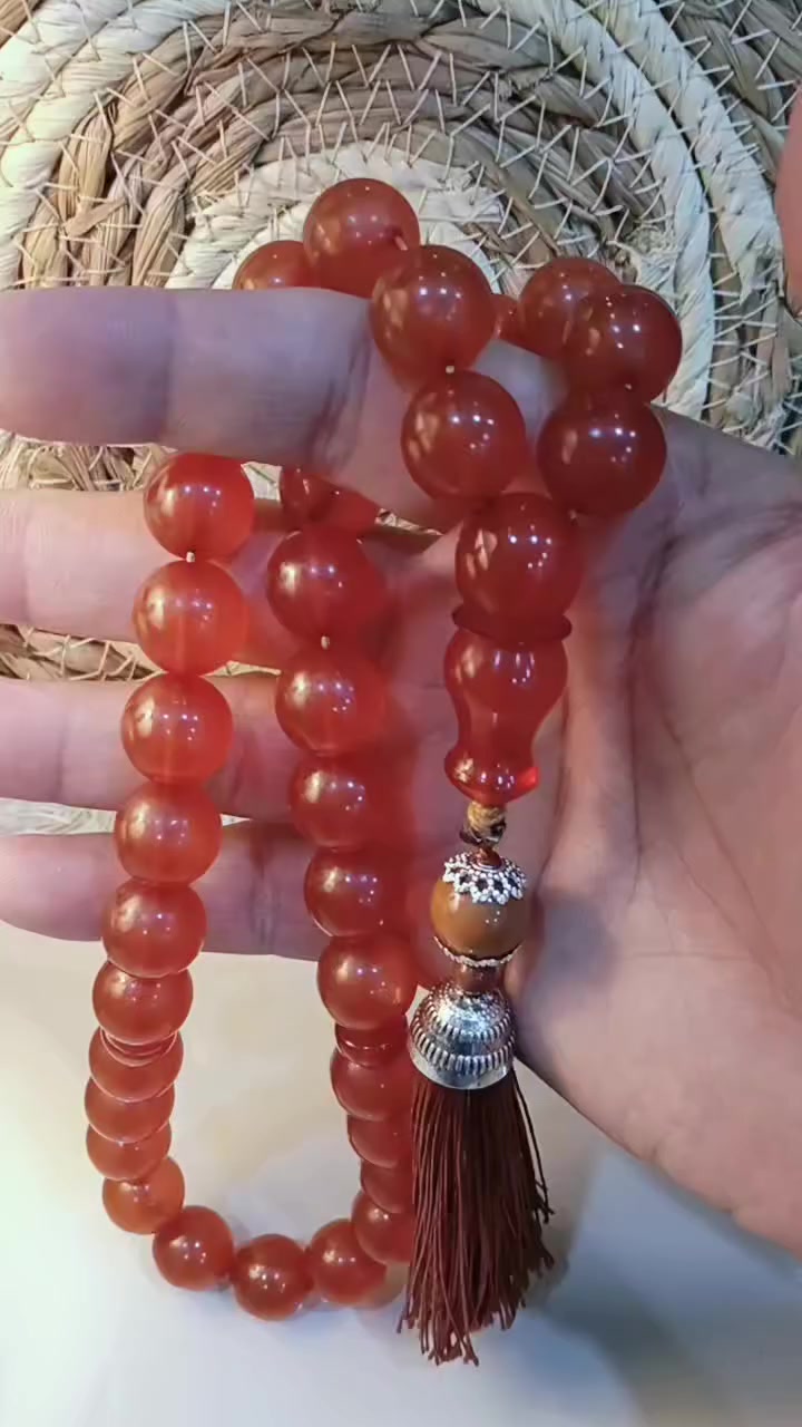 مسبحة من مكعبات يمنية قديمة 
ثلث 33 حبة الوزن 80 غرام 
مقاس الحبة 14.3 مدعبل 
:
:
:
#مسبچجي #سبح #مسابح_قديمة


**إذا كنت صاحب هذا الإعلان وتريد حذفه لأي سبب، رجاءا أرسل رسالة إلى الدعم الفني**