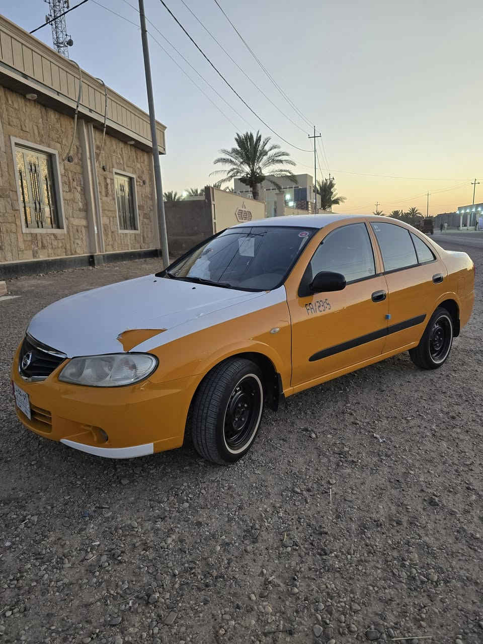 سلام عليكم للبيع سني مؤسسة 2011 بيها جاملغ الخلفي صبغ 
سياره جاهزه من كلشي دوشمه كشنات ا ارضيه تبريد ثلج تخم تاير  محرك بلادي 1600 ماشيه 300تحويل مباشر السعر 83  بيها مجال مكاني الانبار هيت ناحية الفرات لاستفسار ***********

