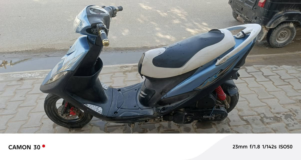 دراجه ماكس للبيع بوشه ٤٩ مكينه بلادي مامفتح كهربايات شغاله كامله سعر 400مكاني كربلاء ***********
