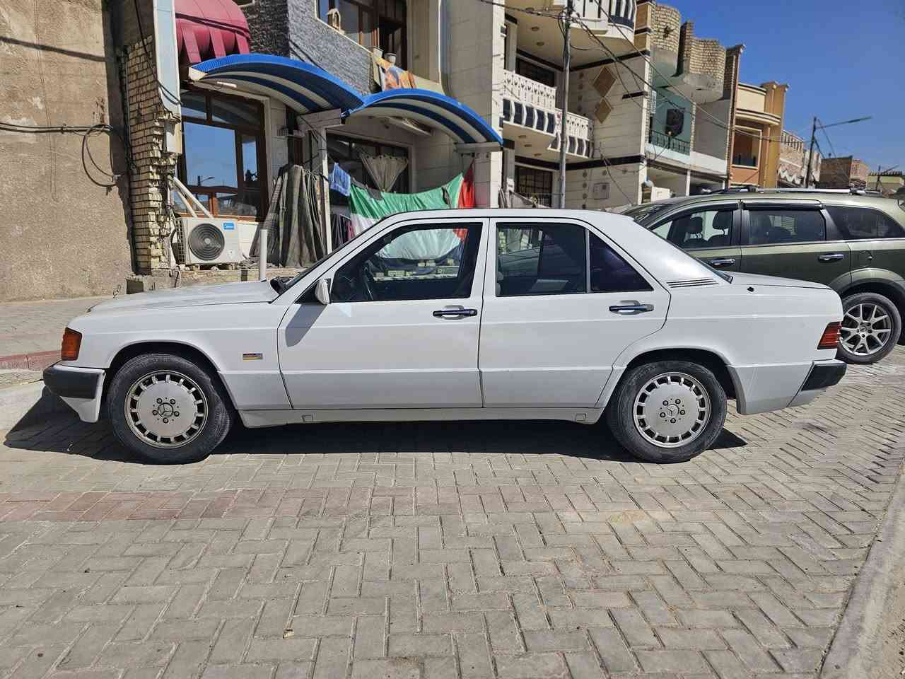 متوفر واتساب فقط *********** مراوس بأكسنت ٢٠٠٨ او ٢٠١١ مرسيدس 190E 2.3 موديل 1992 وارد ياباني 🇯🇵

🔹 محرك 2.3 بلاد 4 سلندر.
🔹️ حداديه كاملة.
🔹 غرفتها نظيفة 100%.
🔹 تبريد شغال 100%.
🔹 قير اوتماتيك.
🔹️ عازل حرار لزجاج السيارة بالكامل
🔹 ٤ جامات كهرباء.
🔹 سنتر لوك قفل ابواب.
🔹 منظومة البنزين مسويلها ادامة بالكامل.
🔹 فيتبم جديد + فلتر جديد.
🔹️ رقم بغداد مكاني بغداد.
🔹️ مصبوغة عام جمالية.

💰 السعر: ٥٨ قابل للتفاوض
رابط واتساب
https://wa.me/9647843688244
