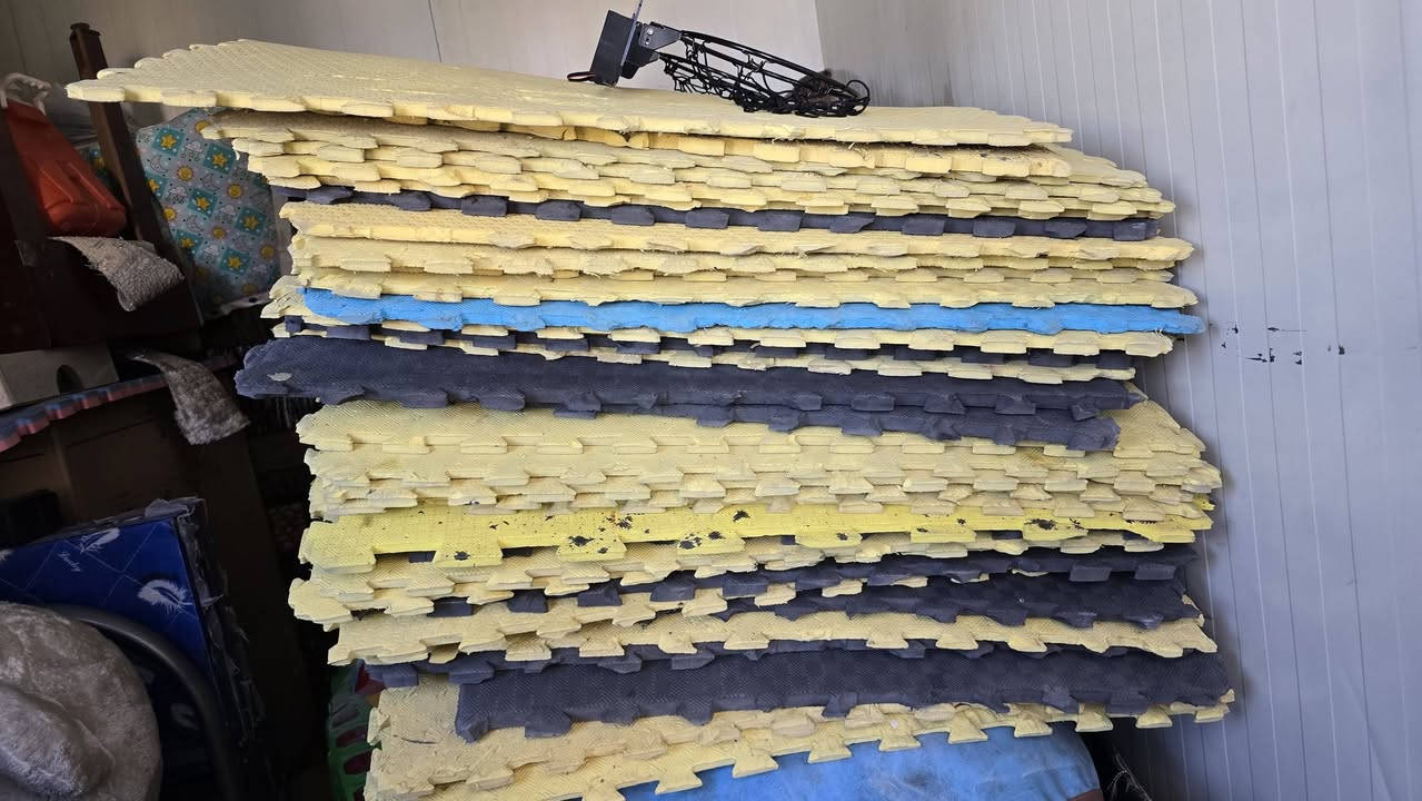 ايسفنج وبسات ناو هول قياس ١بة١متر مربع
نرخ ٤٥٠٠
كلار..رزكارى
***********
