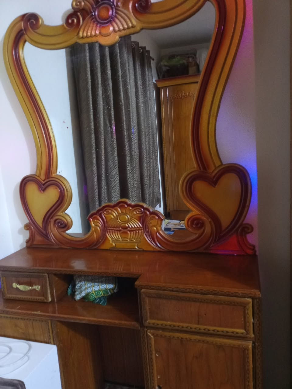 سلام عليكم غرفة كامله بدون جربايه وياها سرير اطفال ودوشك السعر 600 ومستعجل ع بيعتهم مكاني بغداد قرب الجمله العصبية الي يريد يتواصل يتصل ع هذه الرقم *********** بي واتساب
