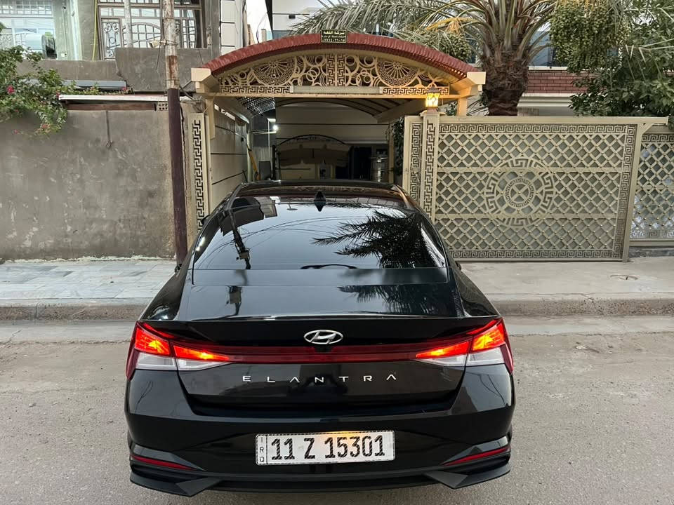 من رخصت مدير لكروب المحترم شباب السلام عليكم النتره 23 وارد امريكي مكينه 2000 دوش كلها ليبل واحد قطره صبغ مابيها فقط بيها من امريكا قبق صندوك ومبدل نفس الون  بدون ايرباك وبيها تقرير كار فكس وصور حادث السياره فول عدا الفتحه والجلد بصمه تشتغيل بصمه ابواب بصمه صندوك ترحيب تشغيل عن بعد شاشه متصله كبيره اناره محيطيه 3 وظعيات قياده تحكم ستيرن فول شاحن لاسلكي هند بريك بصمه ويل 17 تحيدر مسار رادار امامي خلفي جانبي كامره دواره مانع انحدار قياده ذاتيه تبريد بيانو ثلج وبعد بيها مواصفات ماشيه 27 الف السياره مال بيت واستخداك شخصي السياره كلها ع وظع الشركه برغي ممبدل بيها جديده كلش وبيها رصعه بسيطه بلقماره مال تحميل ومسويها بي دي ار السعر 140 وبيها مجال واي استفسار رقمي *********** مكاني بغداد
