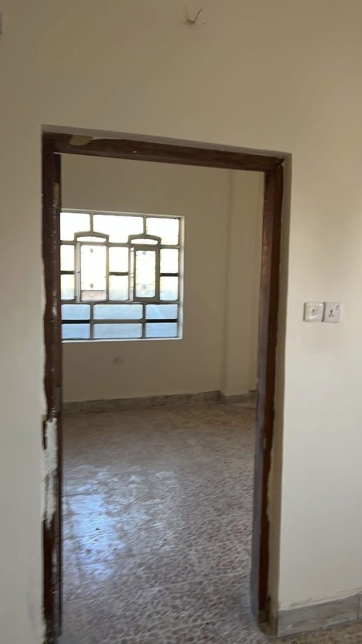 ⸻

🏢 شقة تجارية للإيجار – الوزيرية / شارع أبو طالب

✨ فرصة مميزة لمختلف الأنشطة التجارية (مكاتب، شركات، عيادات، وغيرها)

🔹 التفاصيل:
• غرفتين نوم
• صالة
• طابق ثالث
• مناسبة للاستخدام كمكاتب

🪑 الحالة:
• متوفرة مفروشة أو بدون فرش حسب الطلب

📍 الموقع:
الوزيرية – شارع أبو طالب (موقع حيوي وقريب من الخدمات)

📞 للاستفسار والتواصل:
مكتب قصر المغرب للعقار
***********

