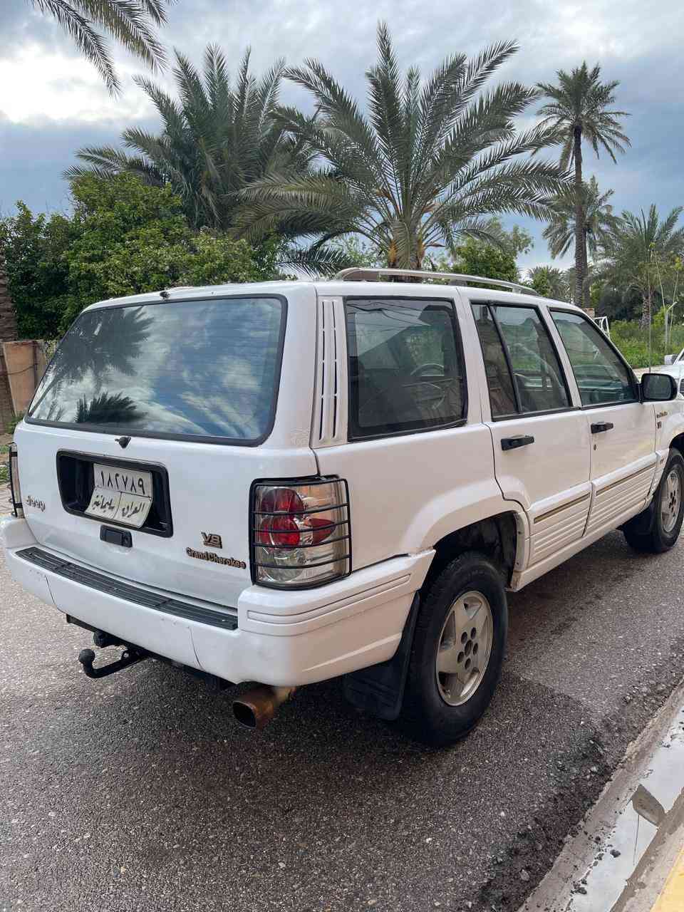 السلام عليكم 
السعر (38) بيع سريع
جيب شيروكي مديل 93 كير ومحرك بطة vvt 3000 مكفولات اكسل خفيف شرط شلعه وبطناش تدفئة وتبريد جامات كهرباء رقم سليمانية بشرط تحويل غرامة كشر بلادي بدون صبغ وضربة وخياس بلادية كلها كاشي بيها شغال بدون اي نقص مكاني ديالى لسعدية ***********
