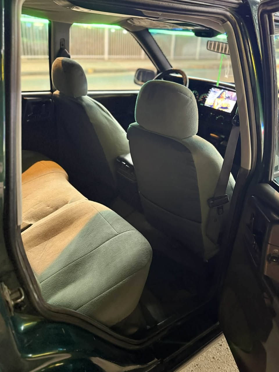 سلام عليكم 
سياره جيب شيروكي محرك 4000 بلادية 
كير ومحرك  جديد 
منضومة مال غاز جاهزه 
ضفيره جديده مشتريهة 
كهربائيات نضيفه
سماعات وشاشة جديد
تبريد شغال 
سياره بدون صبغ بلادية كشرهة نضيف 
دوشمة جديده داخلهة خير من الله 
تخم تاير جديد 
حدادية 80%
رقم بغداد تحويل ثاني يوم 
سعر .55وبيها مجال 
***********
