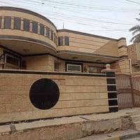 دار للبيع • ١٨٠م • نهاية شارع السوق