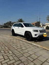 السلا عليكم جيب لاريدو موديل ١٤ خليجي فتحه مكينه ٦ سلندر بيه ٣ قطع صبغ...