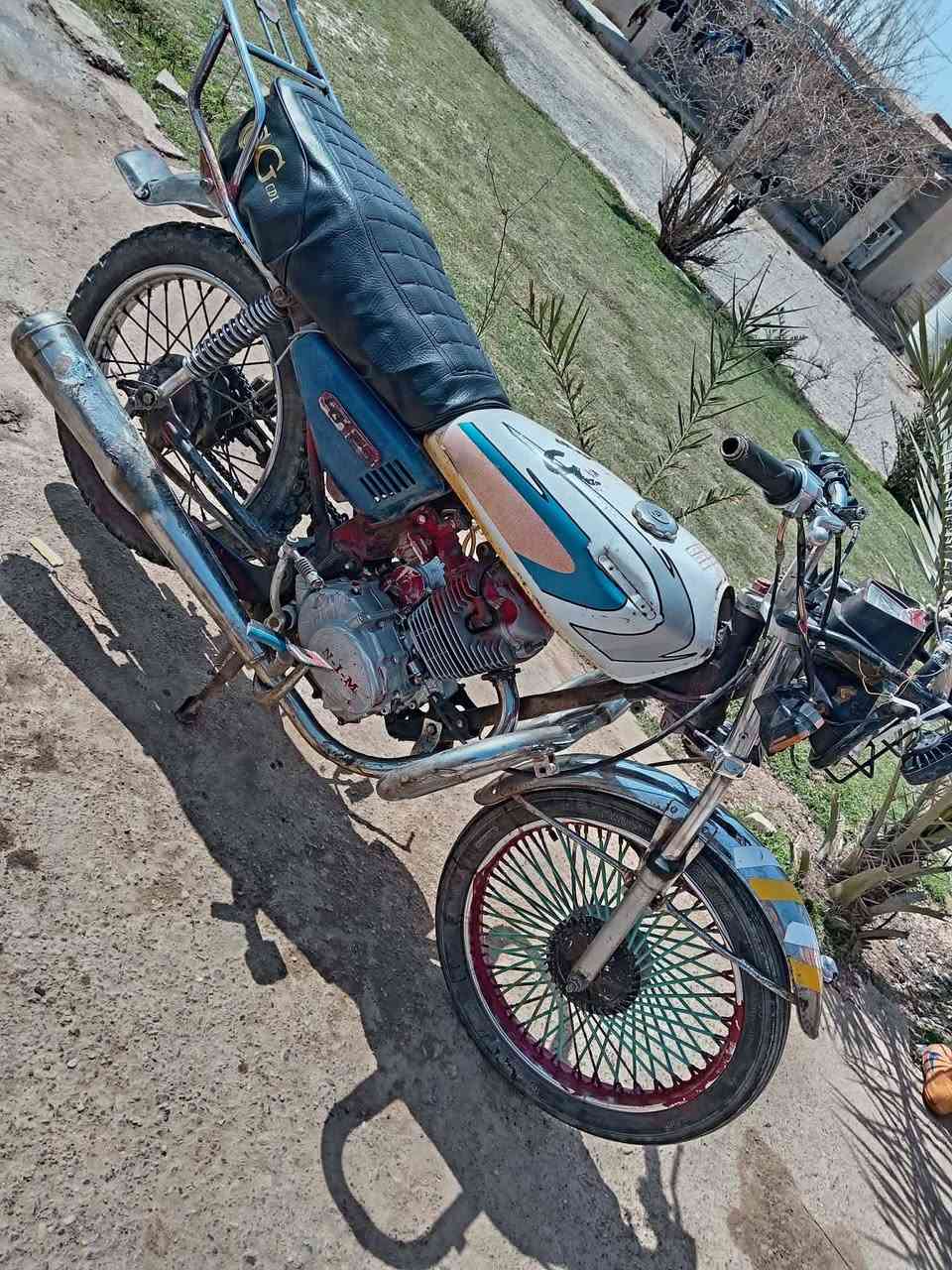 ماطور خمسه كير محرك نضيف كهربائيات شغاله السعر 200وبيه مجال مكاني الحويجه لتصال ***********
