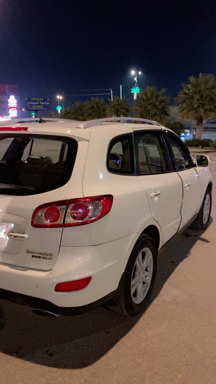 اقرا المنشور كامل وبعدين علق
سلام عليكم 

سنتافي للبيع 

الموديل:2011

عداد المسافة:149 الف

المواصفات ✅

1:سلايد 

2:سبعة راكب

3:كشنات :مخمل ومغلفه جلد

4:بصمة

5: مقعد السائق كهرب

6: ويل كب

7:تبريد لمس

8:تبريد تلث قطع

9:مري كهرب شفط

10: إشائر بالمري

السيارة مكفولة من اي ملاحظة فقط بارد

 السيارة بإسمي ثاني يوم تحويل

هذي اعلى مواصفات بالسنتافي

السعر:160 وبيها مجال بسيط

للأستفسار: ***********
