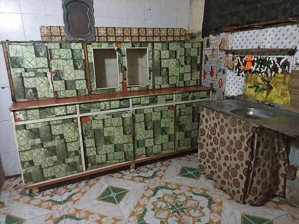 السلام عليكم يوجد بيت للأيجار في التأميم 8شباط قرب محلات كشخه خمسه قرب شروق محلات عمار الراوي يحتوي على غرفه وصاله ومطبخ دوانيه وصحيات سعر الإيجار 250 مكلف بالنشر 
الاستفسار واتس اب ***********
