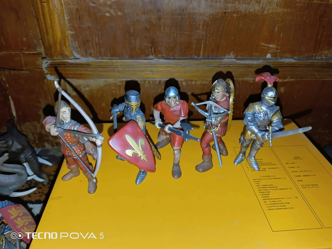 مجموعة فرسان وحيوانات من إنتاج شركه شلايش تقريبا 180 قطعه البيع للمجموعه كامله القطعه ٤.٥


**إذا كنت صاحب هذا الإعلان وتريد حذفه لأي سبب، رجاءا أرسل رسالة إلى الدعم الفني**