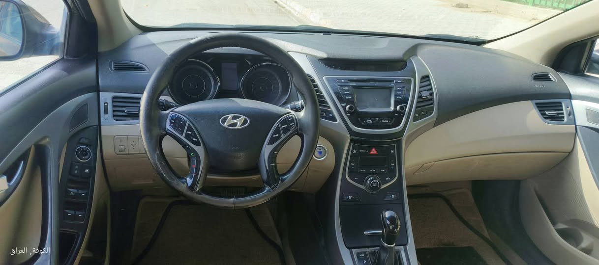 الانترة موديل  2015 خليجية مواصفات خاصه فول واحد على واحد بصمه فتحه كلوز مثبت سرعه 
اتصال شاشه و كامره بلادي تبريد بيانو حساس ماي الجامع لاماميه مري شفط يدات البيبان نيكل +بصمه بلادي 
كان السابق كهربائي تتفا تبريد بل كشنات كشنات جلد 
(العيوب البيه مصبوفه حزام بيه طخات بسيطه وكشناته الجلد تعبان وبيه صوت رواجز) السعر 125 وبيه مجال بصيد رقم قادسيه بسمي سنويه 2029 رقمي  النجف براكيه 
***********
