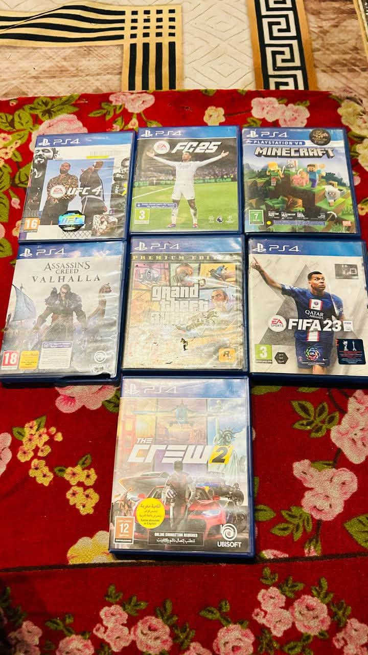 بلي فور سلم مع سبع اقراص
جي تي اي 5 
فيفا 23 
فيفا 25
اساسن كريد فالهالا
ماينكرافت 
Ufc 4
The crew 2
مع ثلاث جوستيكات ثنين اصليات مبدلات الشفتات فقط وواحده تجاريه لكن غير مبدل شيء بها ونظيفه 
مع كيبل اصلي 1.5 متر ومع الكارتون ذاكرته 500 كامل ملحقات 
سعر 460،000 الف وبي مجال


**إذا كنت صاحب هذا الإعلان وتريد حذفه لأي سبب، رجاءا أرسل رسالة إلى الدعم الفني**