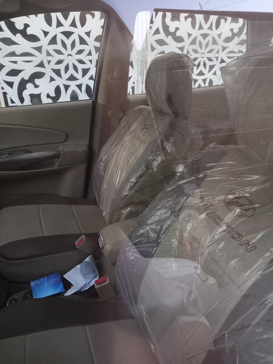 سلام عليكم توسان مديل امريكي ٢٠٠٨ حادث جاملغ فقط امامي ايمن فقط حجم محرك ٢٧٠٠ سته سلندر عنوان بغداد حي اور رقم سيارة بغداد انكليزي بسمي تحويل ثاني يوم سعر ٩٠ ورقة رقم مبايل ***********

