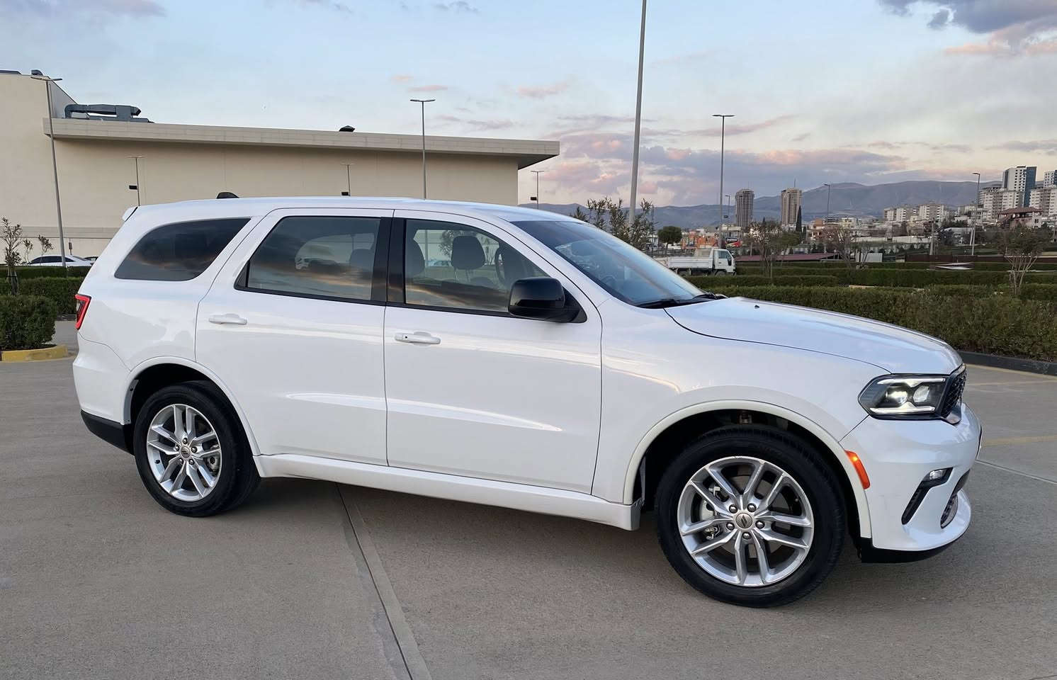 السلام وعليكم
بيع او مراوس

 دوج دورنكو موديل 2023

الفئه GT 

بدون ايرباك

ماشية 77

السياره جاهزه وبدون نواقص ع وضع الشركه 

النظافة 100بشرط

ترقيم جديد اسليمانيه السياره بأسمي تحويل مباشر 

حادث السياره : جاملغ الخلفي فقط صبغ

تبديل قبق جنطة وجاملغ امامي بلادي

رقم الشاصي موجود بلمنشور

 مواصفات السياره gt

شاشه كبيره فلات

رادار امامي وجانبي وخلفي   

بصمه بلادي

كت اس ار تي

بجم ليد زينون  

حساسات امامي + خلفي

مانع تصادم

اوتو ستوب

 تحديد مسار

قياده ذاتيه

تحكمات ستيرن

اوامر صوتيه 

كشنات تدفئه 

كشن كهرباء

ستيرن تدفئه

جنطه كهرباء

سستم صوت harman/kardon

نضام اقتصادي ايكو

شفتات ستيرن

نضام سبورت

نضام تراك 

انضمة وضعيات قياده

العنوان السياره :السليمانية 

تم تنزيل السعر 245 ومجال 

اخوان الشراي يتصل 

***********
