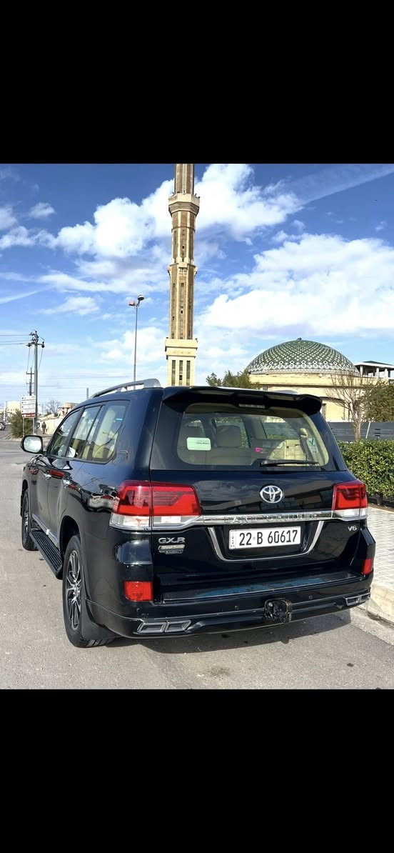 تويوتا لاندكروز ٢٠١٧ 
مواصفات GX-R فطيم مكفوله كفاله عامه بدون صبغ ماعده بيها ٣ شبر تعديل بس. سياره جاهزه و بدون اي نواقص سنويه جديده ثاني يوم تحويل ماشيه ٩٨ الف كم ٣ شاشات و ٤ كاميرات و طفايه. سياره جاهزه من كل نواحي تحول و تشغل و تطلع مكان السياره اربيل و سعر ٤٦٠ ورقه و بيها مجال قليل 
0784 445 7725
0750 461 7134
واتساب مفتوح ٢٤ ساعه
