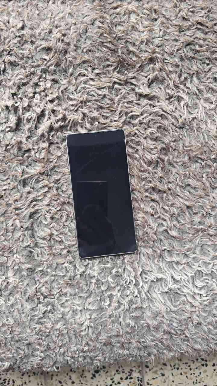 جهاز s25 ultra  ذاكرة 256 نضيف جدا 
ويا كفر و شاحنة ، بدون كارتونة 
السعر 1150000 ,  مليون و 150 الف 
بغداد/ ابو غريب _ الحصوة
***********
