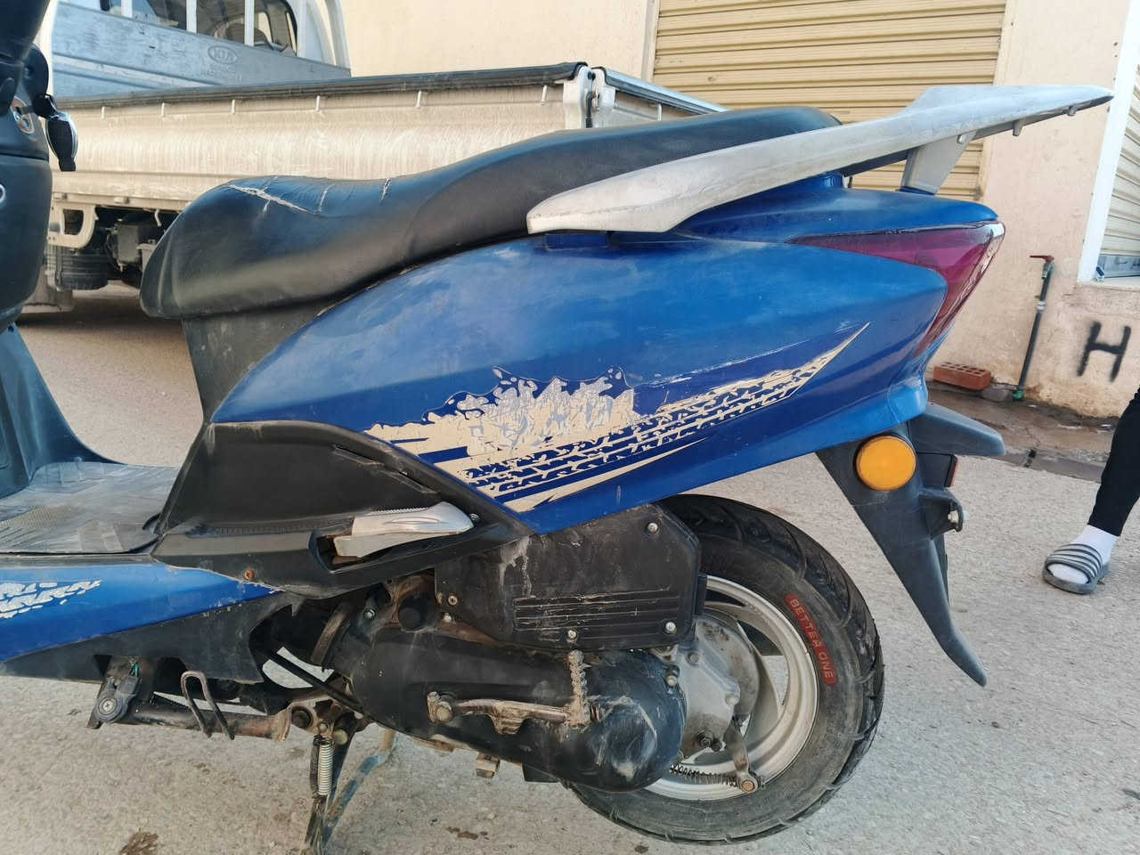 السلام عليكم دراجه ليدي حديث للبيع
مكينه ناعمه كلش 
كهربايات كله شغاله 
سلف هندر 
اشاير هورن 
لايت عالي ناصي 
تايرات جديد 
كفرات كله كامله 
السعر 425 وبيه مجال 
العنوان ديالى بعقوبه تقاطع الوثبه طريق الهويدر 
للأستفسار ***********
