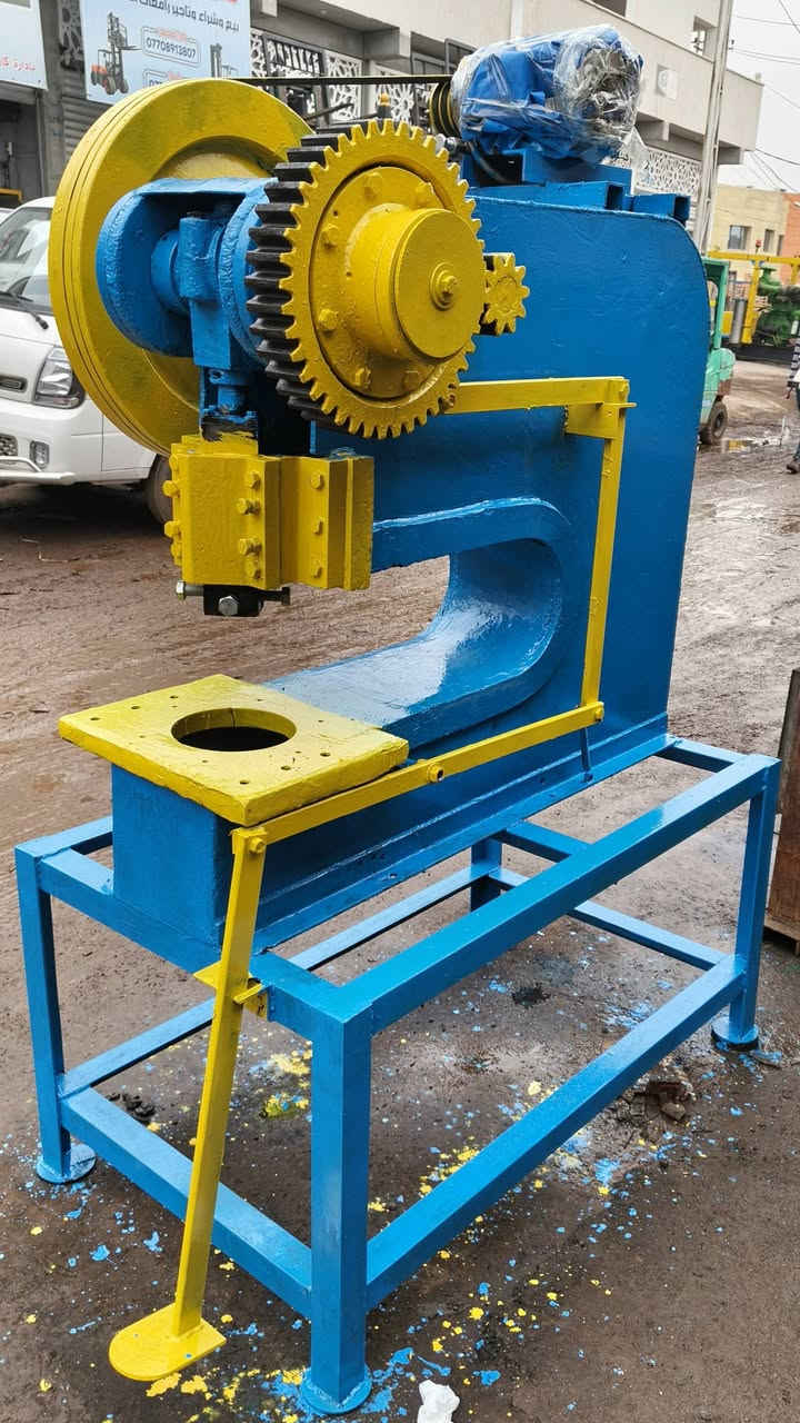 بريس سنتريك 40 طن نزال عمق 65سم كامل ماطور جديد للاستفسار ***********
