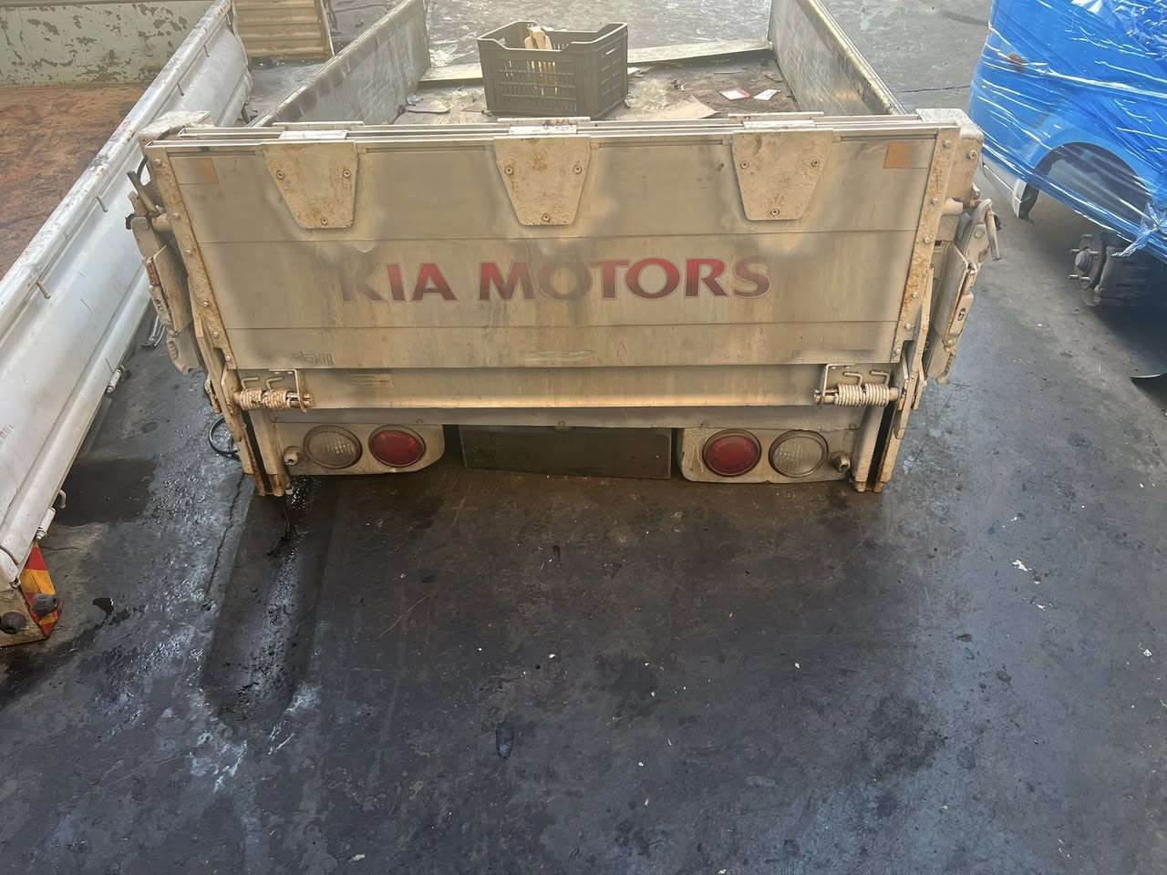 سلام عليكم بدي كيا ابو الجك كفالة شغال بغداد ***********
