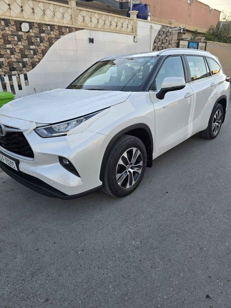 هايلندر للبيع موديل 2025 GLE شركه عبد اللطيف فتحة سقف رقم بغداد بعدهي جديده مكفوله من اي شي كفاله عامه اخت الزيرو  ماشيه 2500 فقط للاستفسار اكثر الاتصال على الرقم ***********
