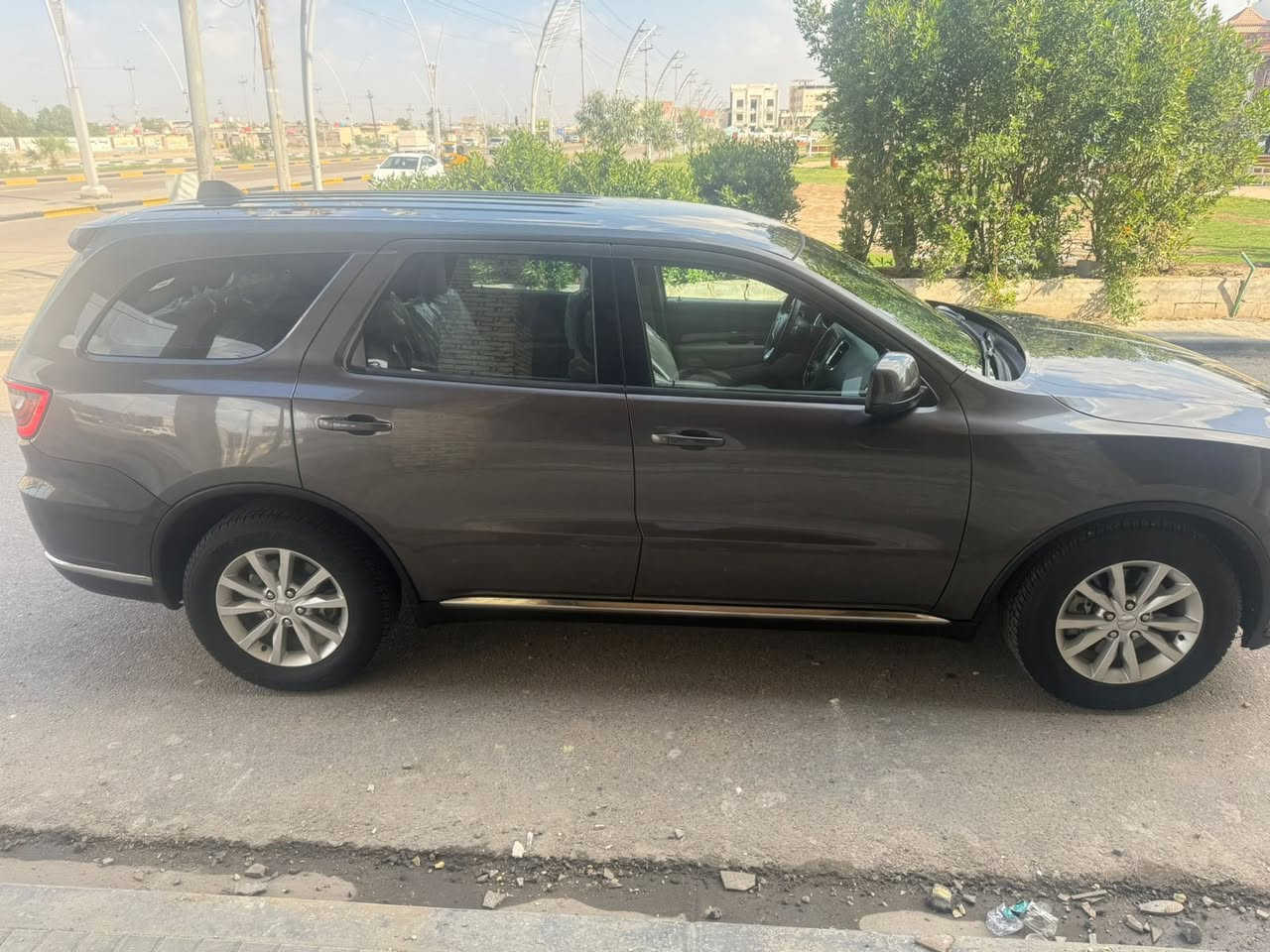 السلام عليكم 
دوج دورنكوا
٢٠١٤ 
بيها حجز تسجيل بصره 
خليجيه 
ماشيه ٦٤ 
٦ سلندر 
٧ راكب
٣ قطع تبريد
شاشه كبيره 
كاميرا
حساسات
كراسي حضن
كفاله ضربه وكص وفتح 
وفحصها وياها 

كفاله عامه 
ماعدا قطعه وحده صبغ تجميل بدون ضربه 
مكاني بصره 
للاتصال 
‭0770 744 4661‬
