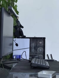 بلي فايف سلم للبيع ذاكره تيره نضافه 100 ويا يده وكارتونته الاصليه 0771...