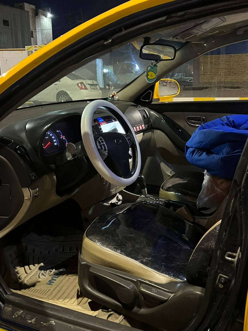 السلام عليكم السعر 78
انترا وارد امريكي سياره جاهزه 2009 
رقم دوانيه انكليزي شرط التحويل
مكفوله كص وعيب شرعي بيه جاملغ وره
وبنيد وجاملغ كدام  مكاني ناصريه مركز 
***********
