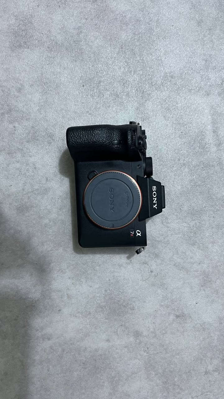 كاميرا a7r iv (a7r4)
نضافة ١٠٠٪؜ مابيها اي مشاكل او شخوط غراضها كلها كامله استعمال قليل جدا شترها 28k
السعر 2،200,000 مليونين و٢٠٠،٠٠٠ الف دينار عراقي
وبيها مجال بسيط للشراي.   ***********
