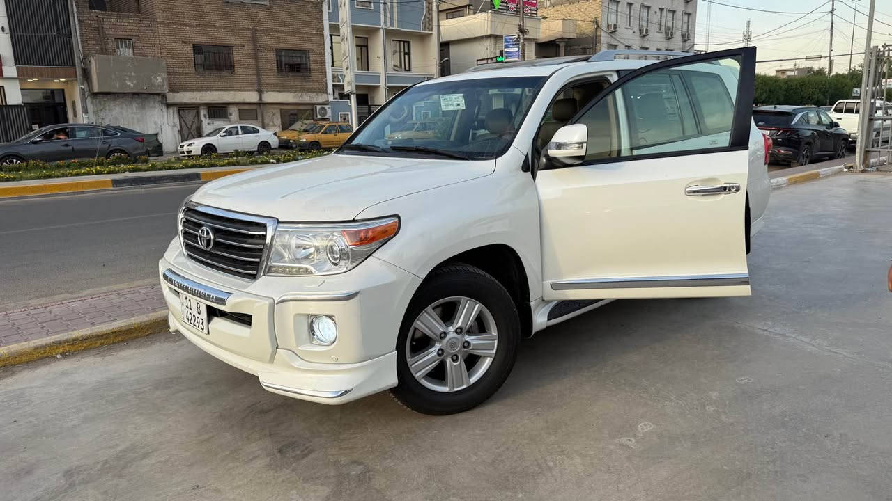 سلام عليكم تيوتا لاندكروز GXR2013 بريم اصلي باب اول فول مواصفات فتحه كشنات جلد كهرباء v6 محرك كير كفاله منضومه زنون خاليه من نواقص بسمي تحويل ثاني سياره كفاله عدا باب عنواني بغداد *********** بغداد, العراق
