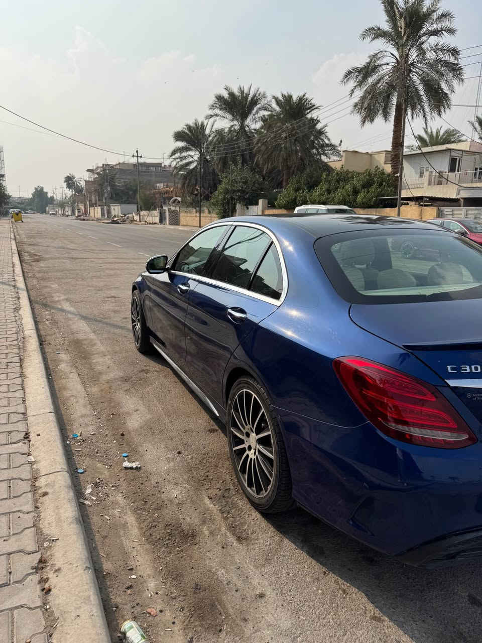 مرسيدس c300 مميزة وراقية فول مواصفات 
موديل 2018 رقم بغداد 
تحويل سريع 
محرك 2.0 تيربو 4 سلندر
السيارة مكفولة من الضربة 
مكانها البصرة 
بسعر مغري جداً 179$ فقط
للاستفسار اكثر الاتصال على الرقم
***********0 البصرة, العراق

