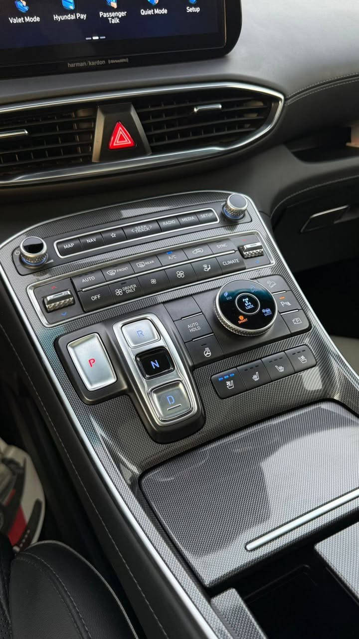 هيونداي سنتافي 2023 هايبرد لمتدد
فول الفول أعلى فئة ماشية 10 الاف ميل برقم بغداد بنوراما دفع رباعي أربع كامرات رادارات امامية خلفية جانبيه مكينة 1.6 تيربو  مع محرك كهرباء . حادث بنيد وجاملغ وصور الحادث مرفقة
السعر  :   211 ورقة مكلفة  (255) 
بيع فقط بدون مراوس
***********
بغداد - الحرية
5 راكب
المواصفات:-( vip )
١- مفتاح ذكي بصمة + التشغيل عن بعد .
٢- نظام اوتو بارك / تقديم و ترجيع السيارة بالمفتاح الذكي والتوقف الذاتي بدون سائق
٣- كير بنظام الازار المنفصلة الاصدار الجديد ( بيانو)
٣- كير ماوس ثانوي لأوضاع القيادة :
وضعيات للقيادة
Drive mode
‏eco - Smart - Sport
Snow-
٤- نظام HTRAC الحديث دفع رباعي
٥- بنوراما فتحة سقف.
٦- هاند بريك بصمة
‏٧ - Auto Hold  أوتو هولد
٨- خاصية ISOFIX   ايزو فكس قفل الاطفال
٩- نظام مانع الانزلاق
١٠ - نظام نزول المنحدرات.
١١ - نظام اطفاء المحرك (A) ذاتيا في الازدحامات لتوفير الوقود
١٢- شاشة تدعم Apple Car play و Android وبلوتوث مدمج والأوامر الصوتية
١٣- الداشبورد الكتروني بانماط متغيرة حسب وضعية القيادة
١٤- الشاشة الوسطية حجم كبير ١٢ انج مع دعم الملاحة بالخرائط GPS وبوصلة للاتجاهات
١٥- شاحن هاتف wireless
١٦-  مخارج شحن USB وتشغيل الميديا
١٧- منافذ للطاقة كهرباء 12فولت ومنفذ 110 فولت
١٨-  المرايا الجانبية قابلة للطي + نقطة عمياء + هيتر + اشارات
١٩- مرايا جانبية بخاصية الترحيب والفتح عند الاقتراب والاضاءة في الضلام
٢٠-  الصندوق كهربائي ذكي
٢١- حساسات ضغط الاطارات
٢٢- حساسات أمامية / جانبية /خلفية
٢٣-  كامرة اضافية لتقنية منع الخروج عن المسار
٢٤- ميزة التوقف الذاتي للمركبة منعا للاصطدام عند القيادة او الرجوع
٢٥-  المركبة تعيد نفسها للمسار الصحيح عند عدم الانتباه
٢٦- لايت زينون رباعي العدسات بتقنية High Beam الانارة الذكية + LED  نهاري
٢٧- بك لايت LED مميز مدعوم بتقنية ضد الضباب لاوضح رؤية للمركبة
٢٨- خاصية دعم الكاميرات عند تشغيل الإشارة الجانبية لرؤية الزوايا العمياء
٢٩- كاميرا دوارة 3D تفاعلية متعددة الاوضاع
٣٠- اضاءة داخلية LED تقنية Ambient Light متعددة الالوان
٣١- مرآة داخلية بخاصية التعتيم الذاتي
٣٢- سستم صوت سماعات محيطية مع دمام وتويترز
٣٣-  نظام القيادة الذاتي الذكي في الشوارع المخططة
٣٤- مثبت السرعة Cruise وميزة التباعد عن المركبات
٣٥- خاصية المايك للسائق للتحدث مع الركاب في الخلف
٣٦- حساس حراري بسقف السيارة بتحذير صوتي في حال نسيان الاطفال في المركبة
٣٧- قفل الابواب والنوافذ / خاصية عدم العبث للاطفال
٣٨- القفل المركزي للابواب وعدم الفتح عند مرور مركبة بشكل قريب من السيارة
٣٩- مقعد السائق خاصية الخزن وميزة الخروج المريح عند الاطفاء
٤٠-  المقاعد الامامية كهرباء + تبريد + تدفئة
٤١- المقاعد الخلفية تدفئة
٤٢- الداخل جلد بلون مميز تطعيم الدواخل
٤٣- ستائر جانبية
٤٤- ستيرنغ من الجلد حياكة مع تحكمات
٤٥- شفتات رياضية بالمقود
٤٦-  التبريد والتدفئة تحكم شاشة وتحكم يدوي ايضا
٤٧-  التبريد امامي خلفي مناخ منفصل
٤٨-بردات أبواب خلفية
٤٩- هايبرد جدا اقتصادي بالبنزين
٥٠- حساس لمس ابواب لفتح وغلق باب السائق والراكب
٥١- ماسحات امامية حساس / تشغيل تلقائي وسرعة حسب غزارة المطر
٥٢- ماسحة خلفية حساس /  تشغيل تلقائي عند المطر
٥٣- اريل نفكيتر مدمج بتقنية التقاط بث الراديو HD بغداد, العراق
