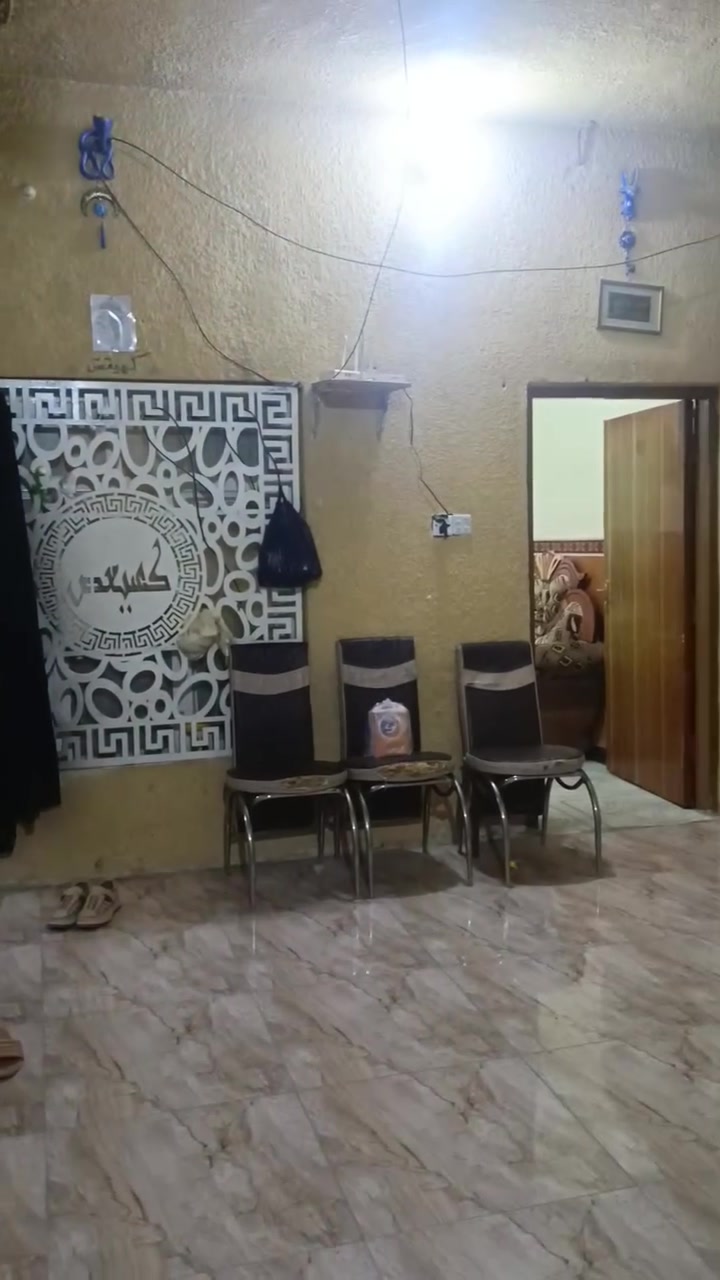 اعلام مكتب واثق المياحي  ***********
للبيع مشتمل طابقين 110 متر ركن على شارع 20 وساحة خضراء في الكوت المتميزين قرب مجاور منطقة الزهراء التفاصيل في الفيديو
