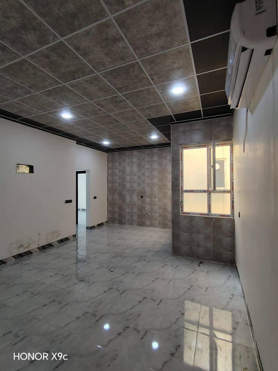 للايجار للايجار للايجار للايجار
#عقارات_فنر_الحمداني
شقة طابق ثاني في حي السماح الأركان على الشارع العام الرئيسي مقابل مول القمة بناء حديث 
غرفتين نوم وصالة كبيرة ومطبخ وصحيات وبيتونة

للإستفسار الإتصال
***********
***********
مراجعة مكتب البلديات للعقار في حي المشراق فرع مطعم طماطة بلمدخل الرئيسي
