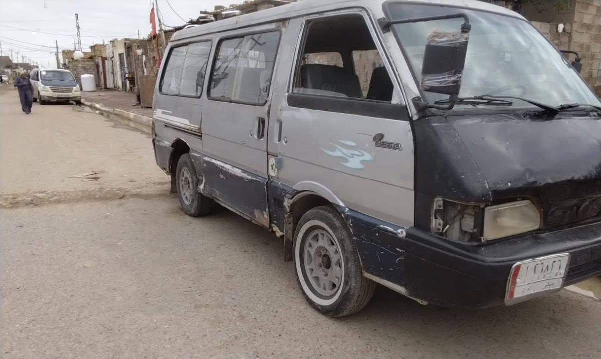 سلام عليكم لبيع موديل 93كير وكسن كفاله مكينه بيعه تنقيص قليل شواصي كفاله مصفره من كلشي سنويه قبل 4تشر صاقطه تحويل وكاله مكان واسط صويره سعر 16وبيه مجال حك جيه ***********  عيد وكرر لمكينه تنقص قليل
