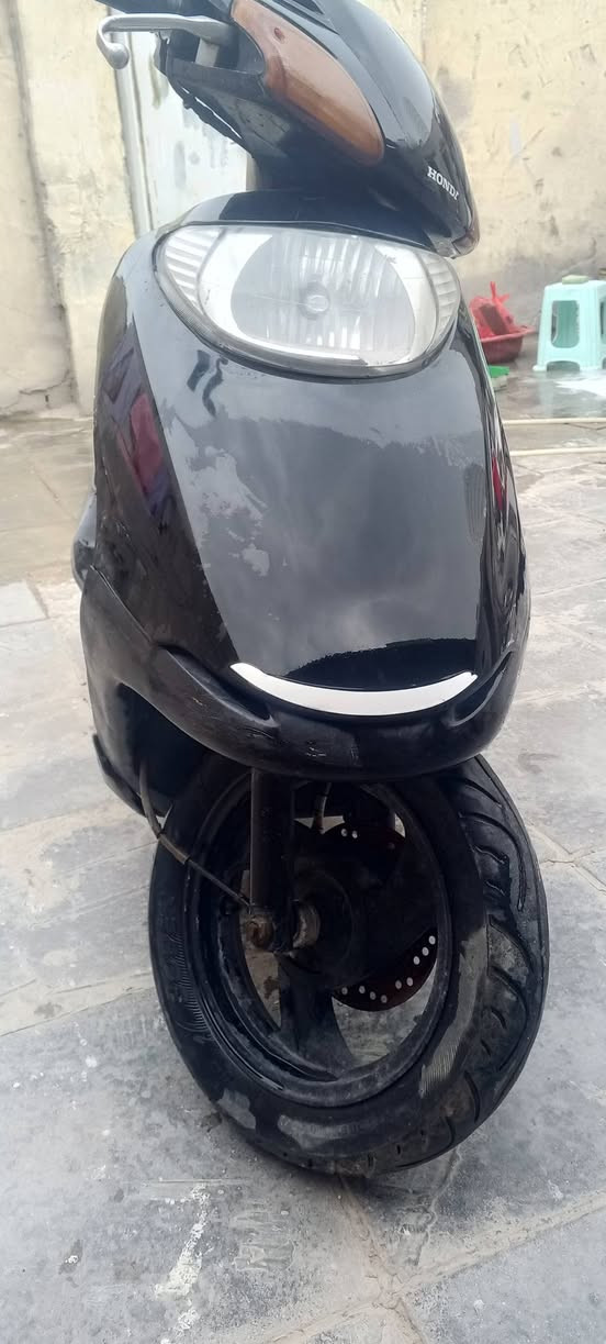 السلام عليكم اخون دراجه للبيع سبيسي دراجه كلها بلاديه مانقصه شي بس عوزها تجفيت دراجه حلوه ورزنه رايدها ب 200 وبيها مجال. تايرات جدد تجي تشوفها بعينك


**إذا كنت صاحب هذا الإعلان وتريد حذفه لأي سبب، رجاءا أرسل رسالة إلى الدعم الفني**