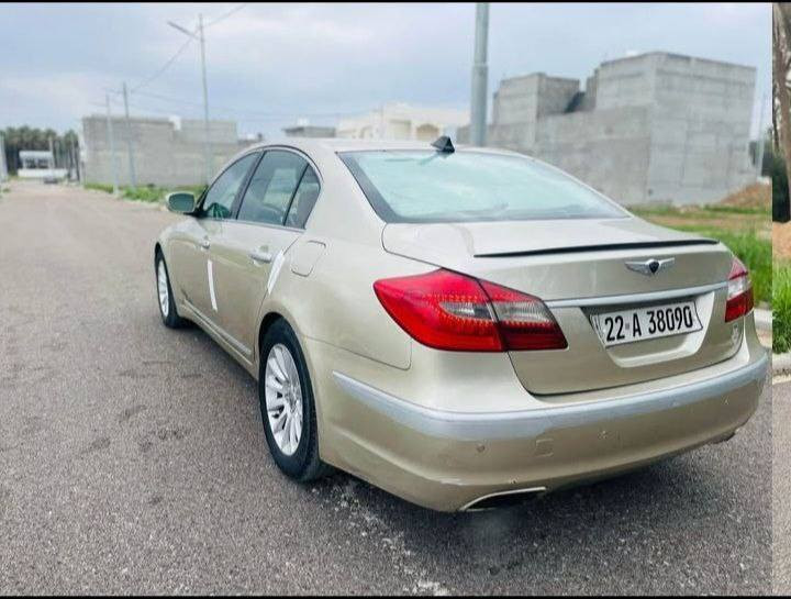 سلام عليكم عندي سياره (جينيسس) موديل (٢٠١٢ )وارد كوري عنوان بغداد سيارة خير من الله محرك مكفول( ٣٨٠٠) ( سعر) (100$) (اتصال واتساب📱 ***********)
