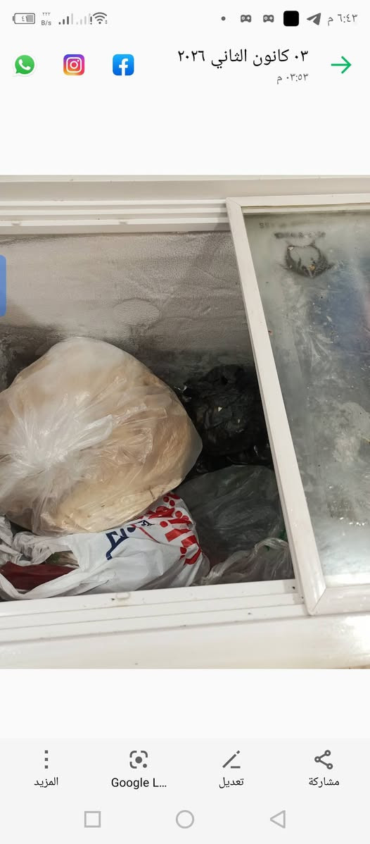 سلام عليكم عندي ثنين مجمدات للبيع نضيفات وتجميدهم كلش حلو رصاصيه 200 والبيضه 250 وبيهن مجال الرقم ***********
