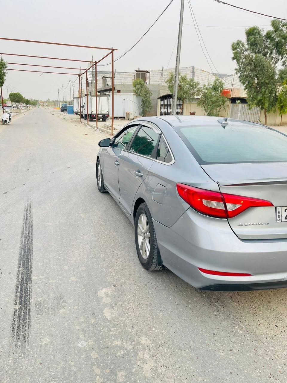 سوناتا ٢٠١٦
سنويا ٢٠٢٩ 
جاملغ أمامي يسار  مبدل
والخلفي بي لخه وراجع على بارد بدون دواخل ولامعجون
رشاحت صبغ جراد فقط تبخير يعني
تخم تاير 
باتري جديد 
سياره خير من الله 
بالنسبه للتحويل تريد وكاله تريد تحويل باسمك
110$ وبيها مجال
***********
