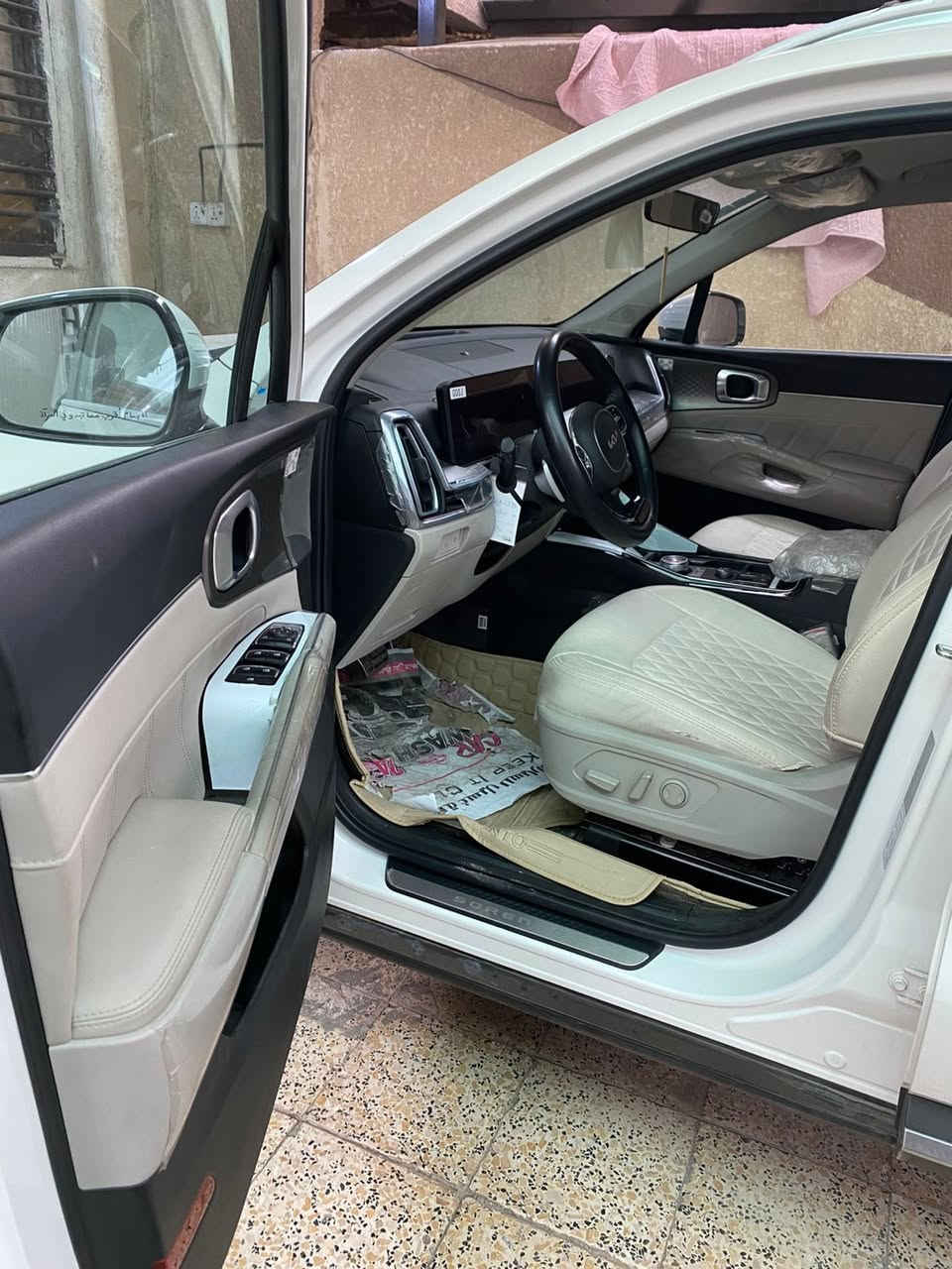 للبيع سورنتو 2024 خليجي ضمان الدولية ماشيه   18الف السياره ويل 20  ٦ سلندر السعر٣١٥ ومجاله كلش بسيط اتصال*********** مكانها بغداد الدورة
