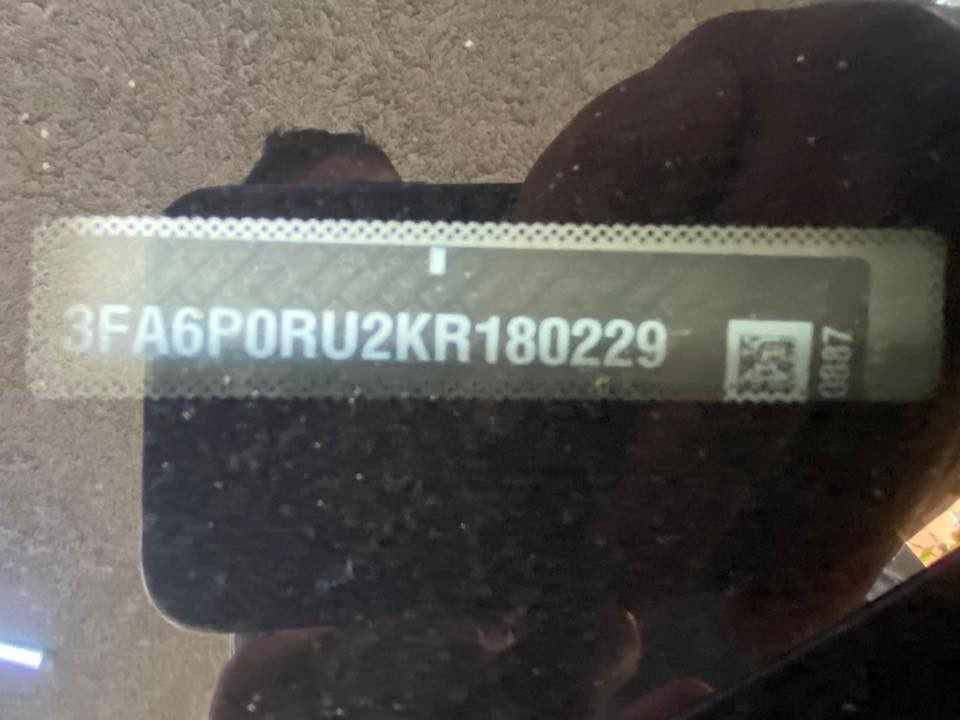 السلام عليكم
فورد ڤيوجن 2019
تيتانيوم هايبرد للبيع

مواصفات التيتانيوم معروفة 
محرك 2000 تنفس طبيعي 
شاشة كبيرة ونظام سماعات 
sony 
كشنات امامية كهرباء 
كشنات تدفئة وتبريد الامامية 
ستيرن تدفئة
خزن ميموري وضعيتين
ماشية ٨٥ ميل
كروس سرعة وتحديد مسار 
نظام تفاعلي عند المسير 
نظام الالوان التفاعلي 
ويل كب 18 عنكبوت كروم 
نظام فتح اللايت العالي اوتو 
وبعد بيها هواية مواصفات 
حادثها جهة المطارة ومبدل جاملغ 
وبنيد...السعر ( ١٤ )  وبي مجال
متواجد في زيونة .. 

للاستفسار الاتصال على الرقم(*********** )واتساب فقط
