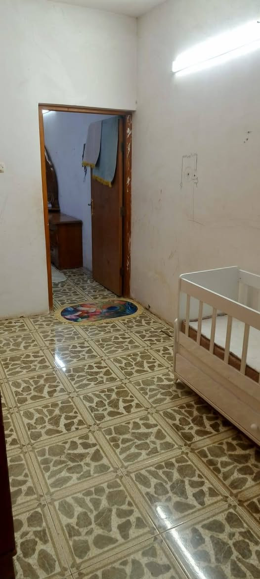 بيت البيع منطقت اكميره الفحامه قرب الجزيره السياحيه شارع الحاجه فضيله مساحت البيت 125مترنوع العقار سند 25البيت يحتوي على 4قرف نوم وصحياتالسعر95مليون وبي مجال اخوكم محمدالنداوي بغداداكميره ***********
