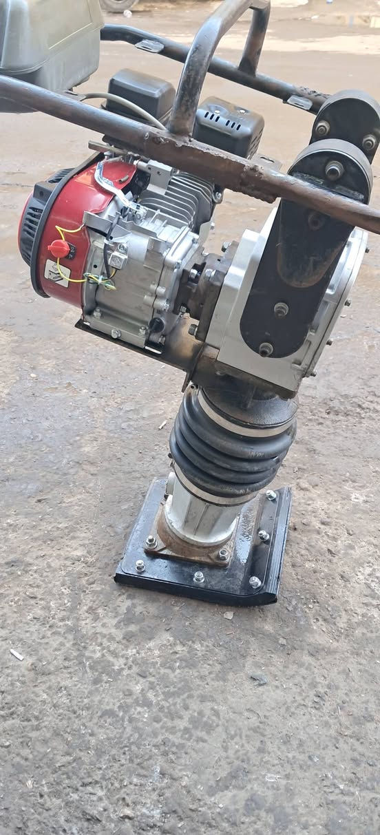 السلام عليكم 
توفر قفاز صيني الباب الأول 
الفحل العالي 
هيكل نضيف اخو الك
مكينه جديده بل الكارتون غير مستخدمه 
قاعده قفاز +كلج جدد بل الكارتون غير مستخدمات 
القفاز نوعيه ممتازه 

للتواصل والاستفسار اكثر اتصل على الرقم 
***********
@الجميع
