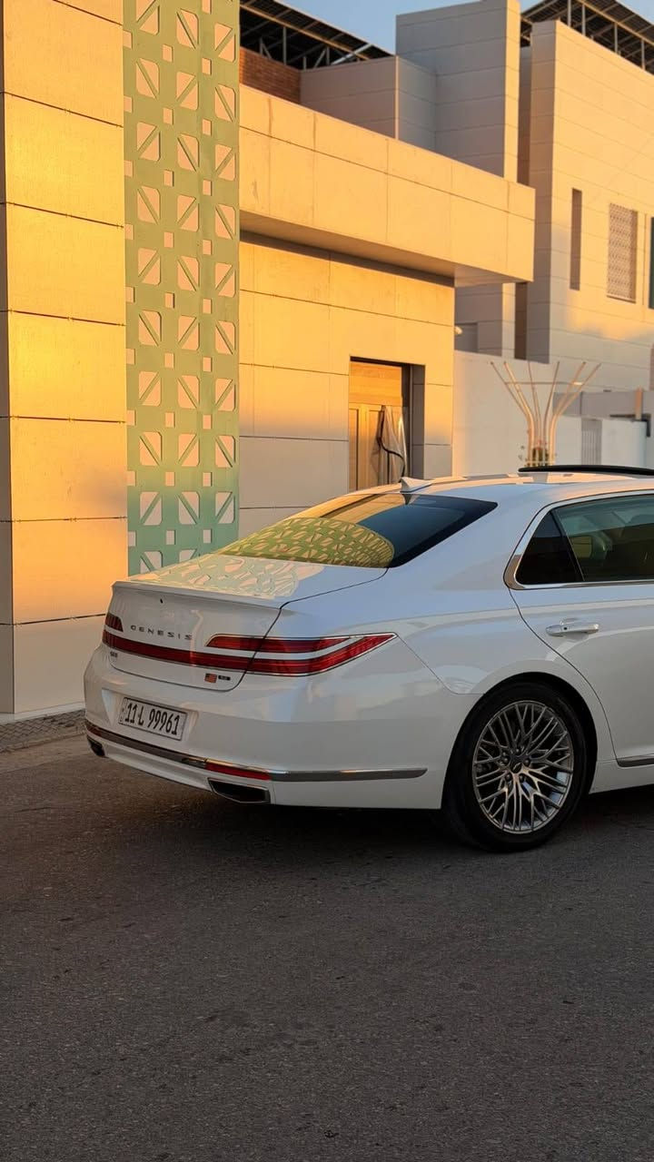 السلام عليكم  

للبيع فقط جنسيس جنسيز G90 

موديل 2021وارد امريكي 

رقم بغداد جديد  مميز كلش حلوو  بأسمي

محرك 5000 8 سلندر

1 ابواب + صندوك شفط 

2 بردات 

3فتحه

4 تدفئة و تبريد كشنات 

5 ماوس تحكم شاشة 

6 بدون فتحه 

7 مري شفط + قلاب 

8 خزن ميموري كشنات 

9 استيرن تحكم كهرباء + خزن + تدفئة 

10 جنطة كهرباء  

11 كامرة 360 درجة 

12 حساسات امامي خلفي 

13 كشن أمامي جنب سائق vip قلاب 

14 داتشو كامل 

15 اوتو هولد 

16 تحديد مسار 

17 قيادة ذاتية 

18 ترحيب إنارة + مري

19 دخول ذكي 

20 وضعيات قيادة
  ( ايكو - سمارت - سبورت - نورمال- كونفورت)
 
21 شاحن لاسلكي 

22 شاشة تبريد خلفية 

23 سايد بريك كهربائي 

24 نقطة عمياء مري 

25 رادار أمامي+ خلفي+ جانبي 

26 نظام صوتي Lexicon

27 دبل جام اوتو 

28 كامرات محيطية 4 

29 لد داخلي متغير 7 الوان 

30 ماوس خلفي تحكم كامل 

31 شفتات ستيرن 

معروفة مواصفات g90 ومتنعد 

سيارة عليها ادامة كاملة 
 مابيها اي نقص

سياره بيها صبغ جاملغ الامامي  اليمين واليسار والبنيد  حادث بسيط جديده مشاءالله 
السعر(290) وبي مجال ماكو جنسيز بهيج سعر مشاءالله 

رقم _ *********** جديده مشاءالله
