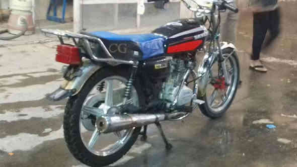 سلام عليكم دراجه إيراني سافان شغاله نكره سلف مجفته جديده سعره ٤٥٠ وبيهه مجال مكاني بغداد حي الجامعه
وافق ادمن 
***********
