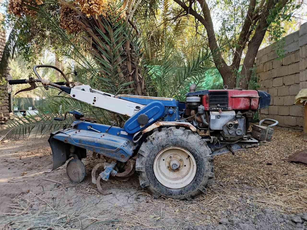 السلام عليكم ورحمة الله وبركاته
كاروبة مكينة ياباني شغالة من أول هندر 
اشتريته العام وما اشتغلت بيها مكينة نظيفة 
تفيد للبساتين
مكانها السماوة
للاستفسار ‏‪***********‬‏
