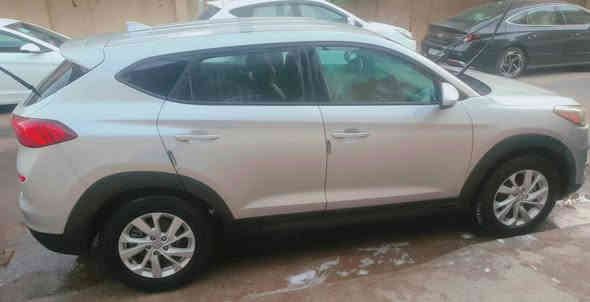 🌟 للبيع : هيونداي توسان (Tucson) 2020 وارد أمريكي 🇺🇸
​💰 السعر: 167 ورقة  
​✨ المواصفات الأساسية:
​السيارة: هيونداي توسان (Tucson)
​الموديل: 2020
​المنشأ: وارد أمريكي أصلي
​الرقم: شمالي (جاهزة للتحويل الفوري باسمك ✅)
​🛠️ حالة السيارة والضرر (بكل شفافية):
​الحادث: تبديل بنيد فقط (الضرر خفيف وموضح بالصور 📸).
​الهيكل والشواصي: مكفول شرط فحص السونار (سليمة 💯).
​الإيرباك: إيرباك الستيرن فقط مفتوح، وتم إصلاحه بنظام (راجه سستم).
​المحرك والميكانيك: بشرط الفحص!
​💎 الميزات والمواصفات:
حجم المحرك 2000
​المسافة المقطوعة: 34,000 ميل فقط (قليلة جداً!).
​التشغيل: سويج 🔑.
​الجنط: ويل كب (اصلي ).
​الأمان: رادارات جانبية ⚠️.
​الفرامل: هاند بريك ( بصمة.)
​: شاشة ديجيتال كبيرة (لمس ).
​مواصفات عادية.
​💵 طريقة البيع والموقع:
​البيع: نقداً فقط 
​الموقع: بغداد / الطالبية.
​📞 للتواصل والاستفسار (اتصل مباشرة):
​الرقم: ***********
​ملاحظة هامة: الرجاء الاتصال مباشرة على الرقم المذكور للاستفسار وتحديد موعد المعاينة. صور الحادث متوفرة مع الإعلان. بغداد
