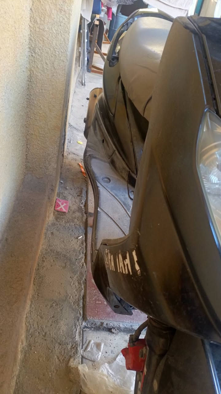 سلام عليكم سكنس فحل كاريتر الدراجه خير من الله كلشي شغال بيه مابيه اي نقص كفرات مختمه بس المكينه مجفتها تجفيت مظبوط اني اكفلها دراجه سعار 700وبيه مجال ***********
